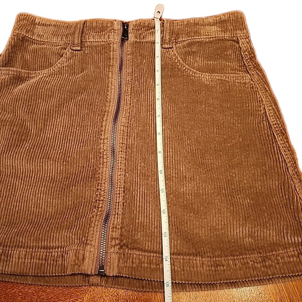 American Eagle Women's Corduroy Mini Skirt Taupe Size 4 Zipper Front - Picture 6 of 6